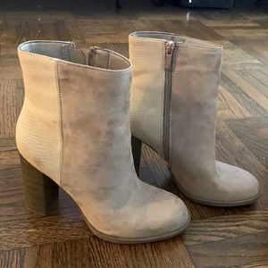 Sam Edelman gray suede textured booties!